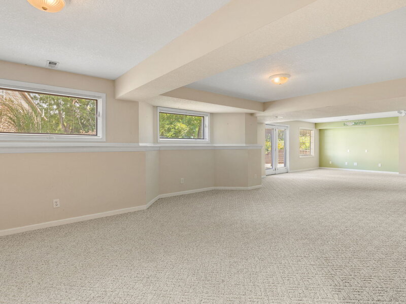 1385 Old Freeport Place Bettendorf IA 52722