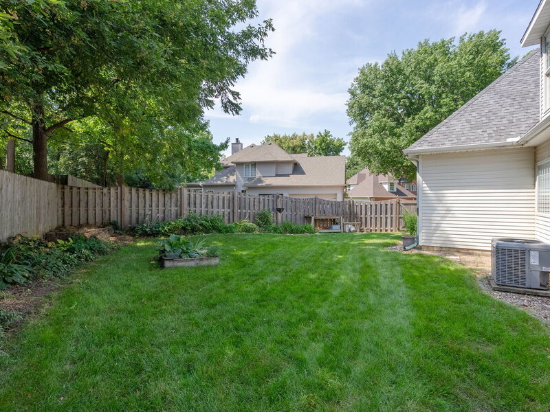 1385 Old Freeport Place Bettendorf IA 52722