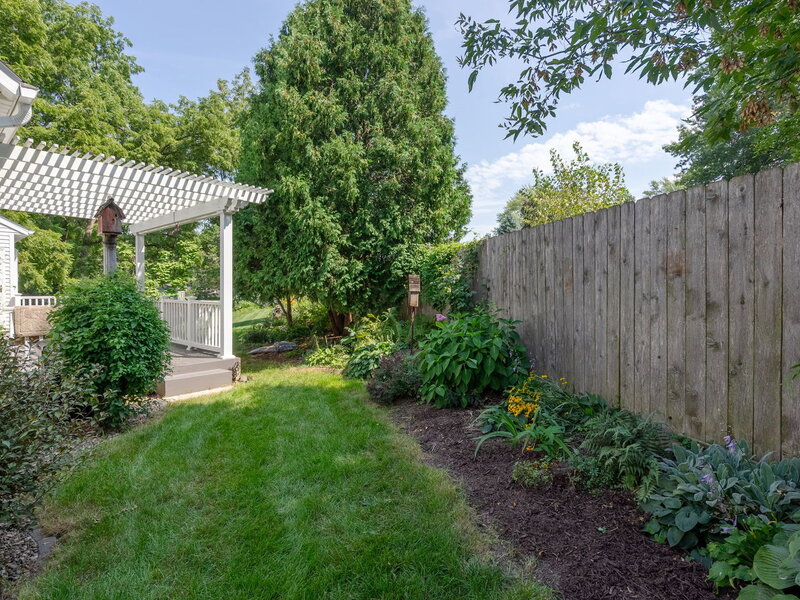 1385 Old Freeport Place Bettendorf IA 52722