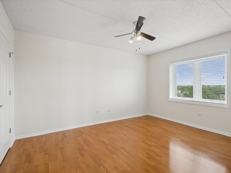 5555 N Cumberland Avenue Chicago IL 60656
