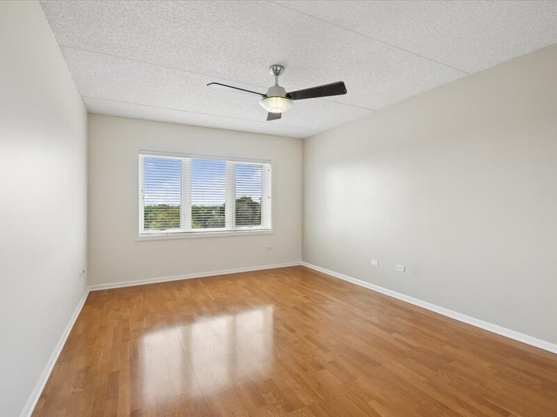 5555 N Cumberland Avenue Chicago IL 60656