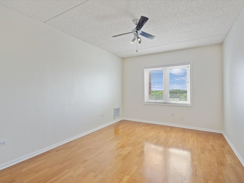 5555 N Cumberland Avenue Chicago IL 60656