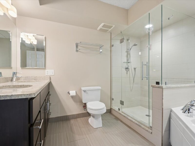 5555 N Cumberland Avenue Chicago IL 60656
