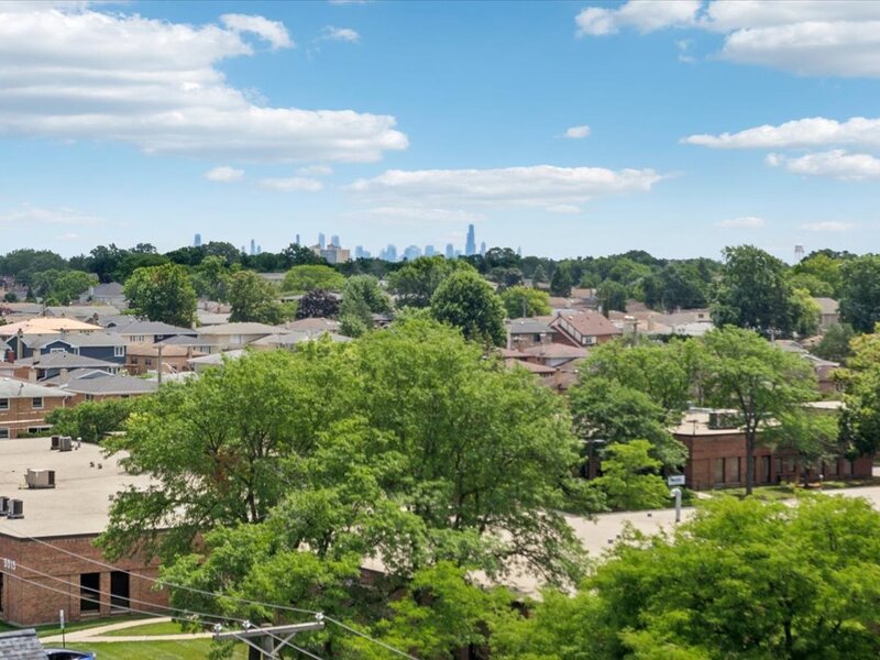 5555 N Cumberland Avenue Chicago IL 60656