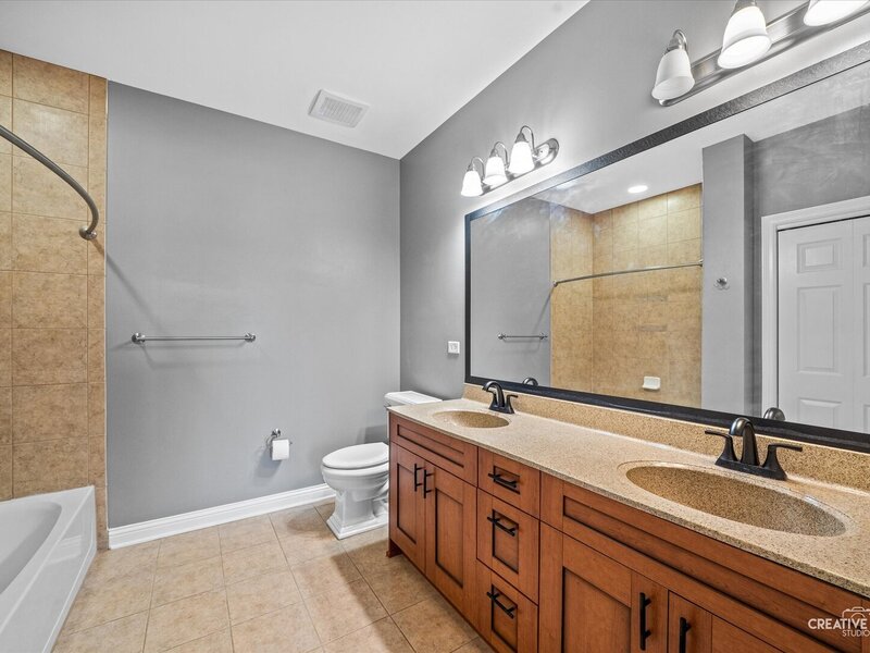 160 S River Street Aurora IL 60506