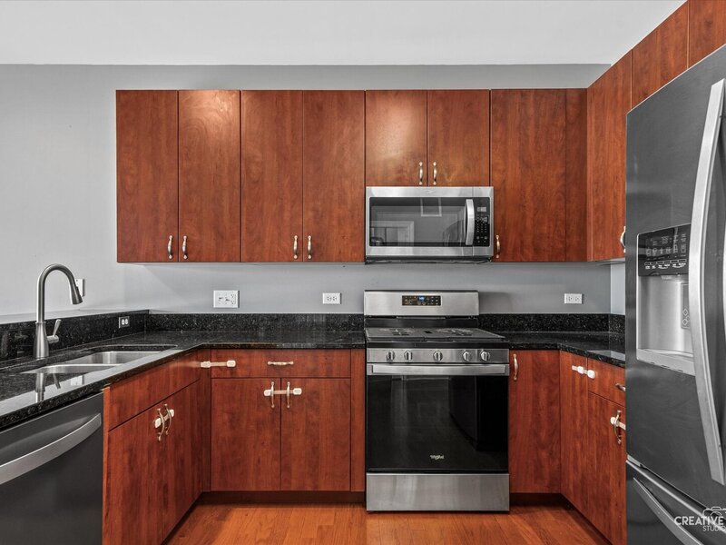 160 S River Street Aurora IL 60506