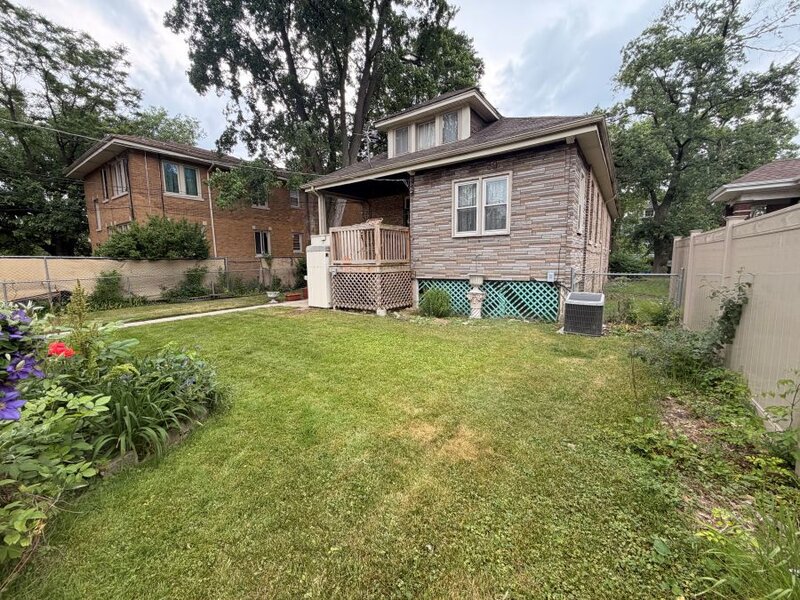 10753 S Hale Avenue Chicago IL 60643