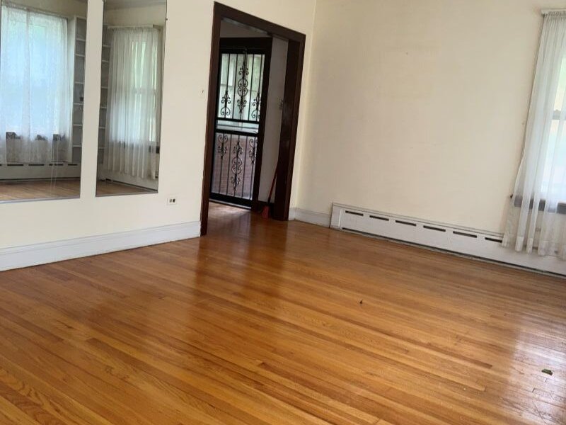 10753 S Hale Avenue Chicago IL 60643
