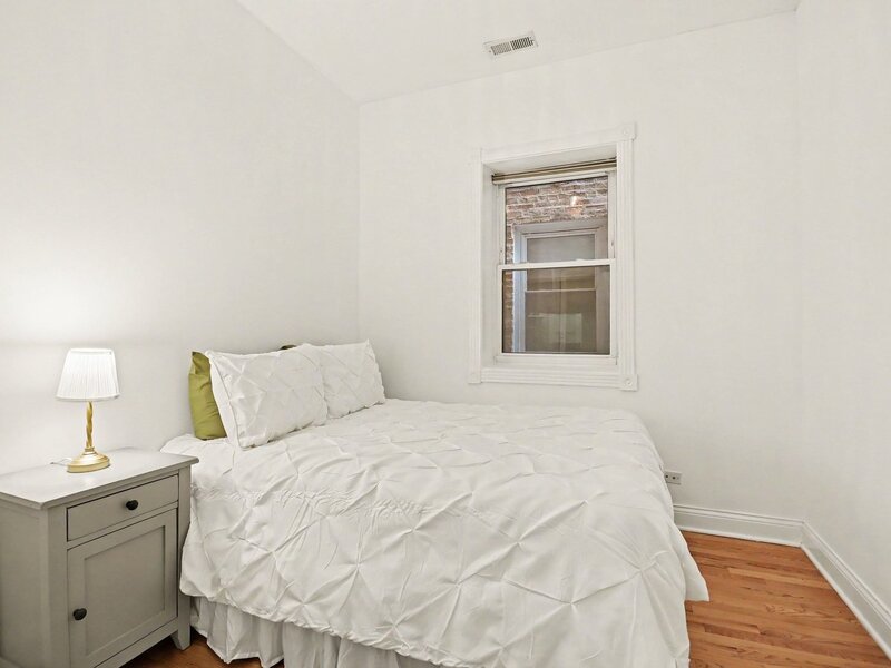 5210 N Winthrop Avenue Chicago IL 60640