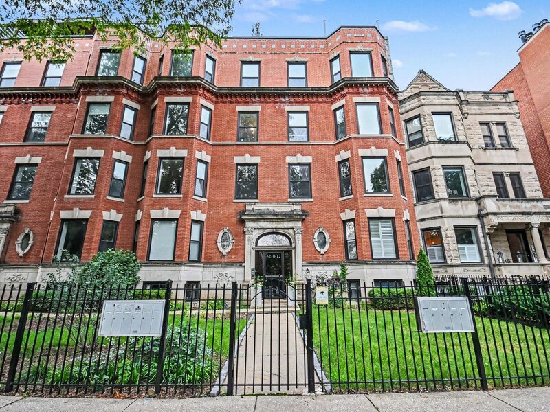 5210 N Winthrop Avenue Chicago IL 60640