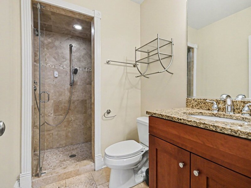 5210 N Winthrop Avenue Chicago IL 60640