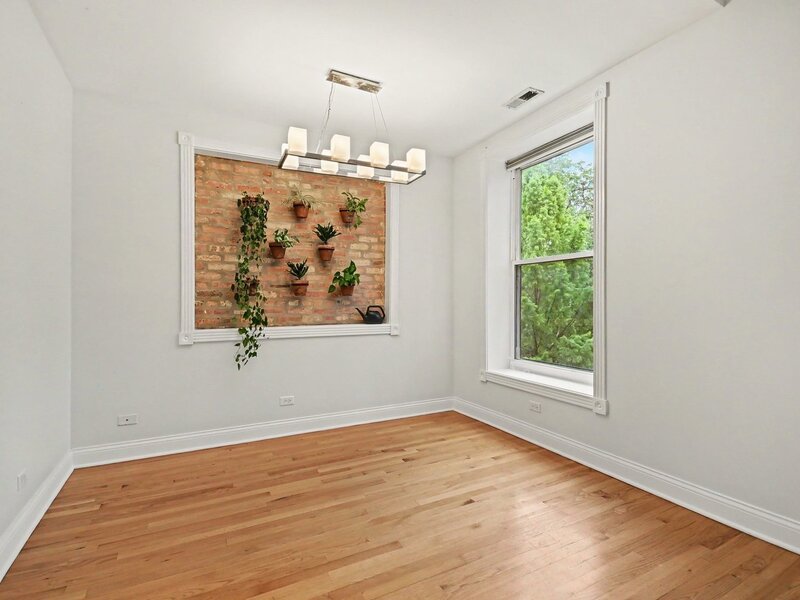 5210 N Winthrop Avenue Chicago IL 60640