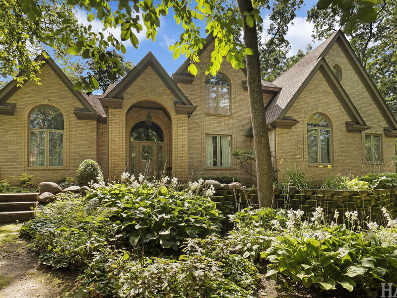 2708 Whiting Court Mchenry IL 60050