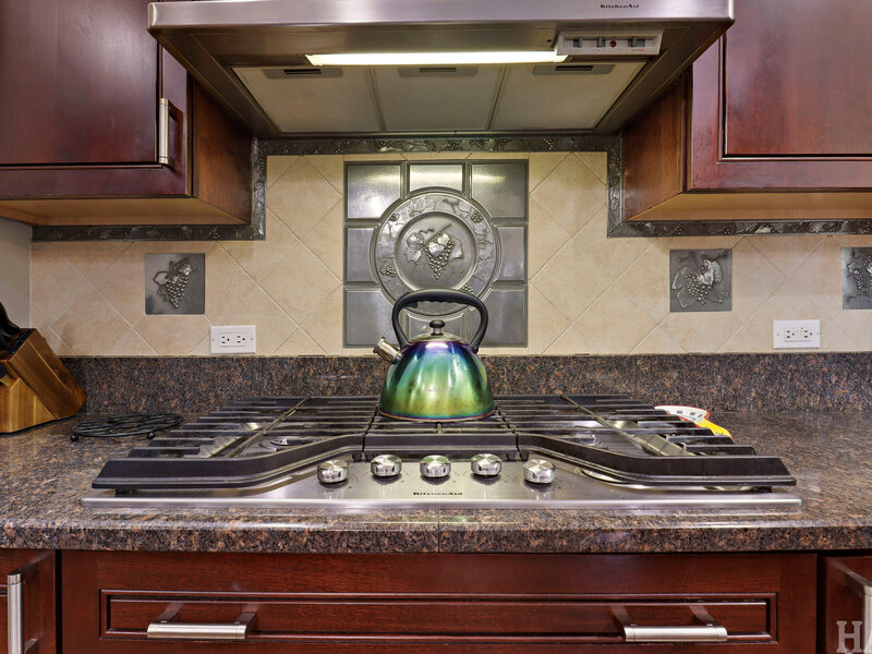 2708 Whiting Court Mchenry IL 60050