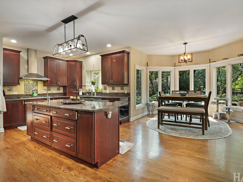 2708 Whiting Court Mchenry IL 60050