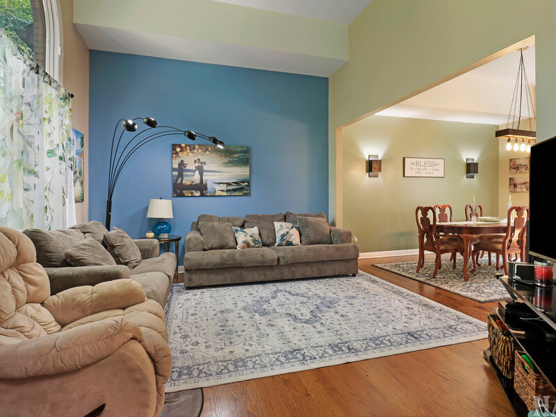 2708 Whiting Court Mchenry IL 60050