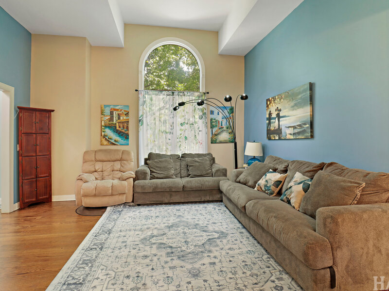 2708 Whiting Court Mchenry IL 60050