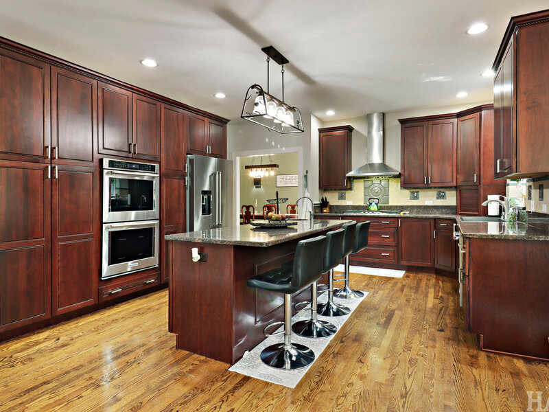2708 Whiting Court Mchenry IL 60050