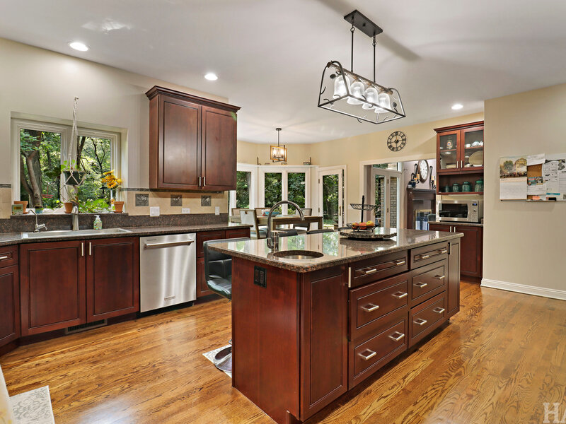 2708 Whiting Court Mchenry IL 60050