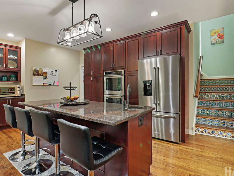2708 Whiting Court Mchenry IL 60050