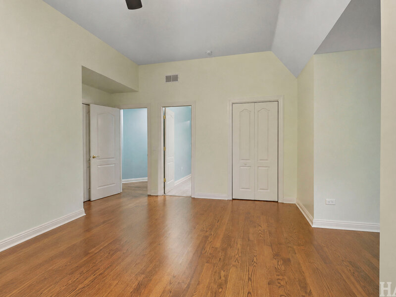 2708 Whiting Court Mchenry IL 60050