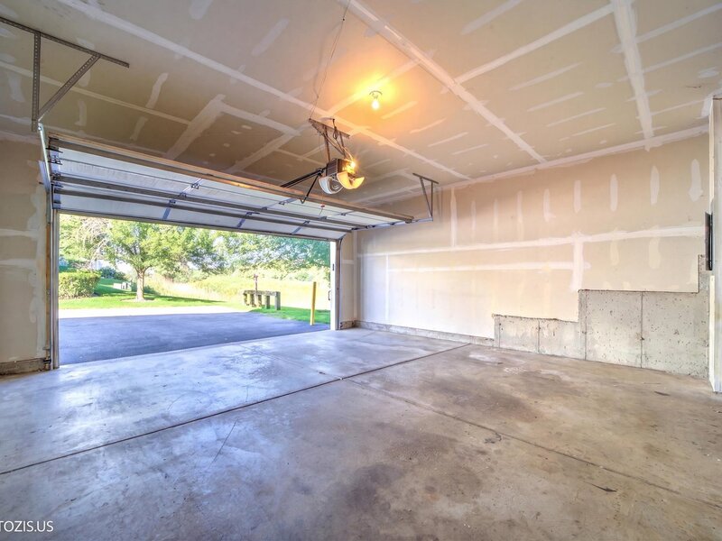 1689 W Turtle Creek Lane Round Lake IL 60073