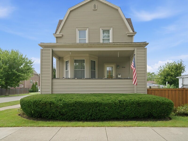 4246 Blanchan Avenue Brookfield IL 60513