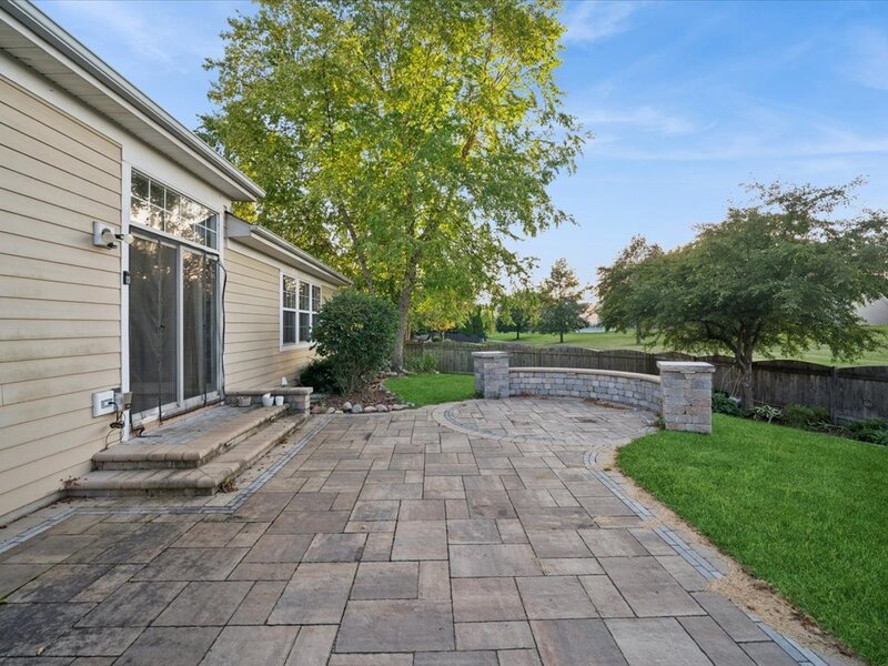 332 Red Rock Lane Elgin IL 60124
