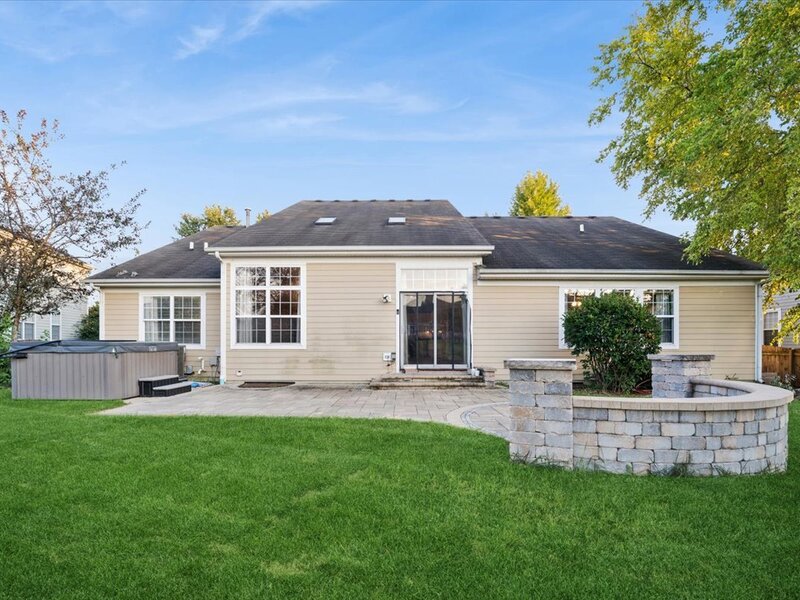 332 Red Rock Lane Elgin IL 60124