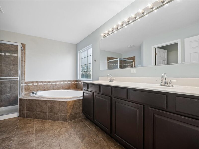 332 Red Rock Lane Elgin IL 60124