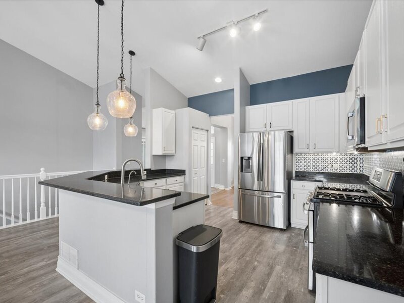 332 Red Rock Lane Elgin IL 60124