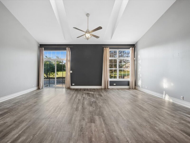 332 Red Rock Lane Elgin IL 60124