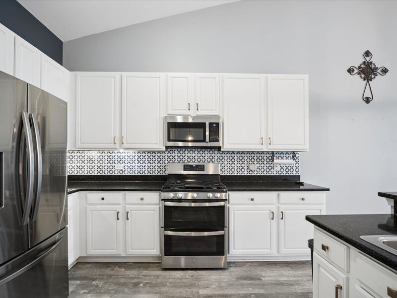 332 Red Rock Lane Elgin IL 60124