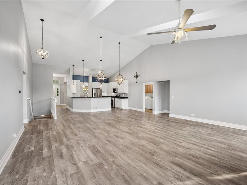 332 Red Rock Lane Elgin IL 60124