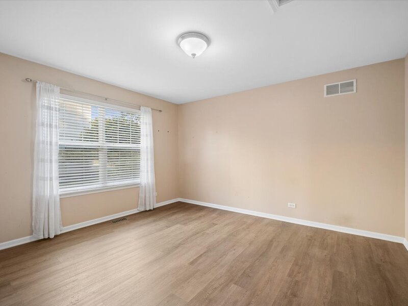 332 Red Rock Lane Elgin IL 60124