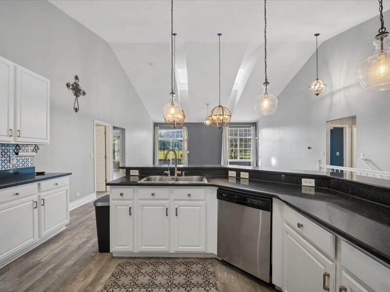 332 Red Rock Lane Elgin IL 60124