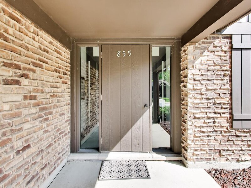 855 Johnstown Lane Wheaton IL 60189