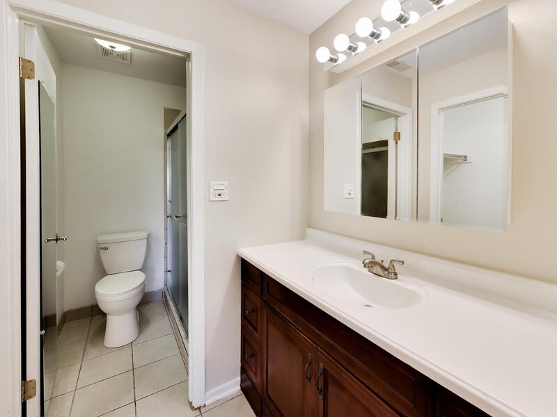 855 Johnstown Lane Wheaton IL 60189