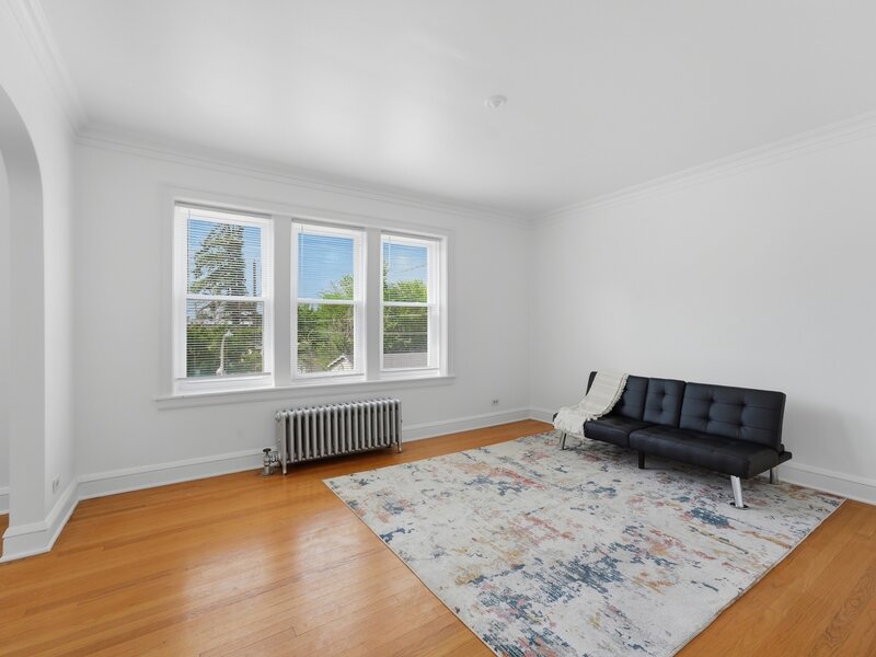 5708 W George Street Chicago IL 60634
