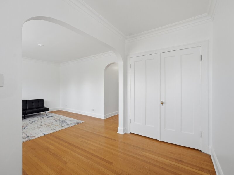 5708 W George Street Chicago IL 60634
