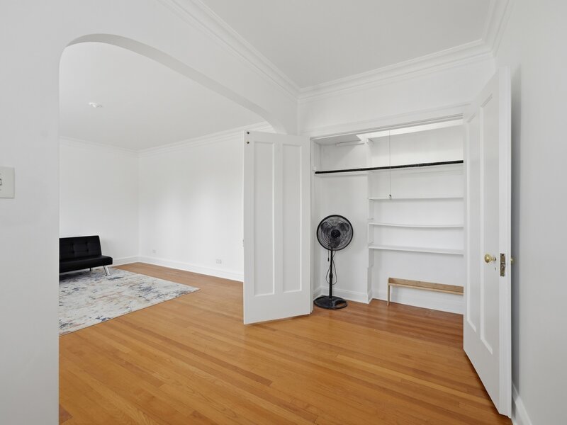 5708 W George Street Chicago IL 60634