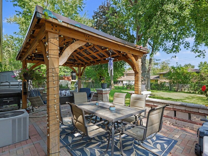 908 E 159th Place South Holland IL 60473