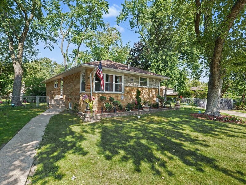 908 E 159th Place South Holland IL 60473