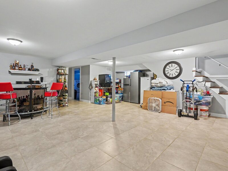 908 E 159th Place South Holland IL 60473