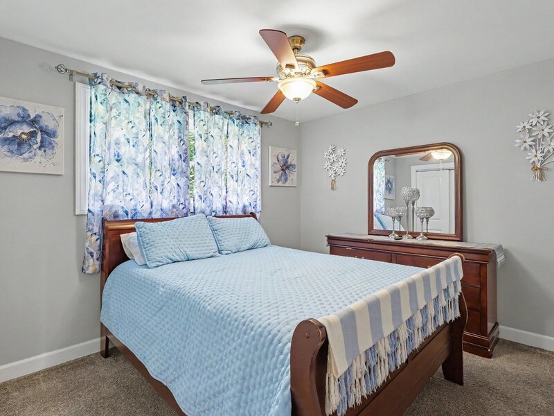 908 E 159th Place South Holland IL 60473
