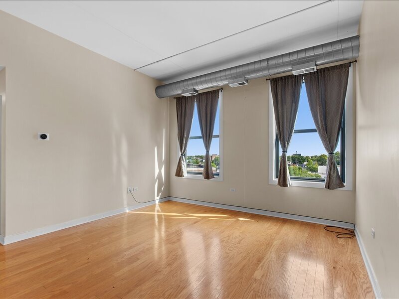 4015 N Milwaukee Avenue Chicago IL 60641