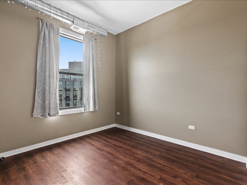 4015 N Milwaukee Avenue Chicago IL 60641