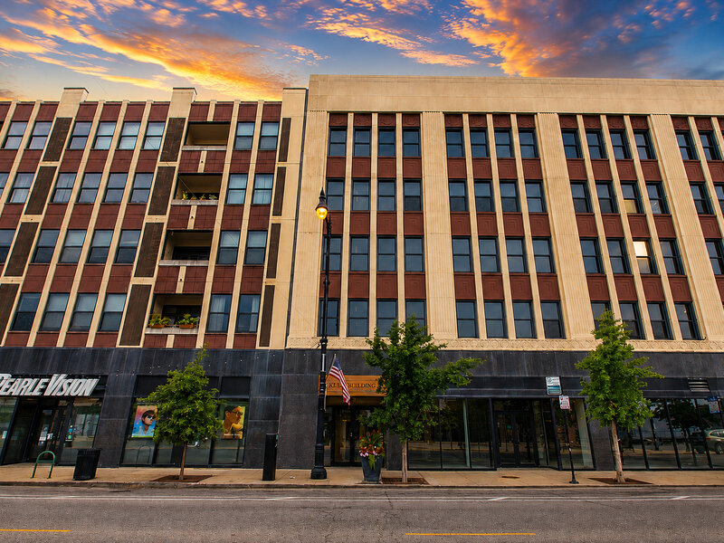 4015 N Milwaukee Avenue Chicago IL 60641