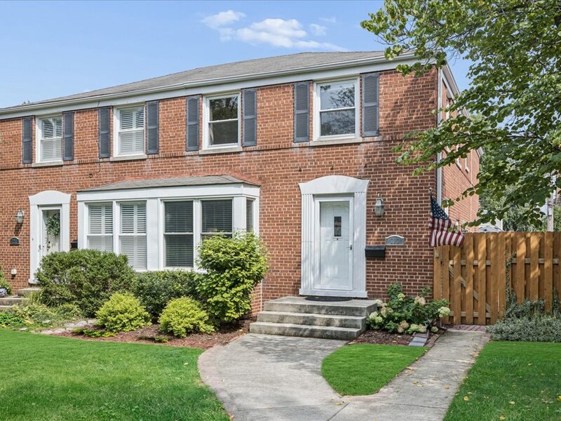 723 S La Grange Road La Grange IL 60525
