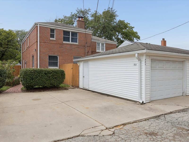 723 S La Grange Road La Grange IL 60525